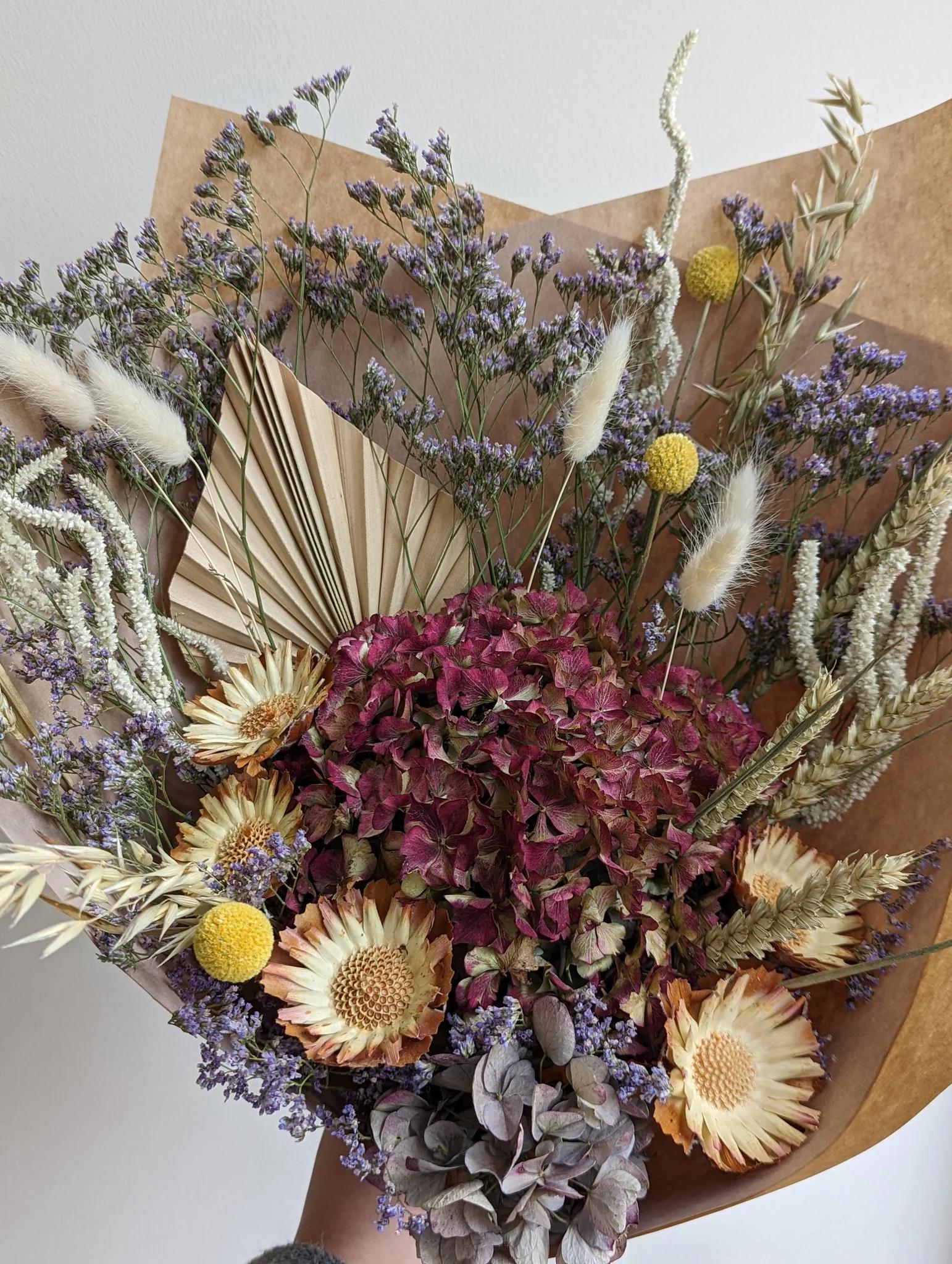 Dried flower bouquet